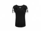 T-shirt con maniche sfrangiate