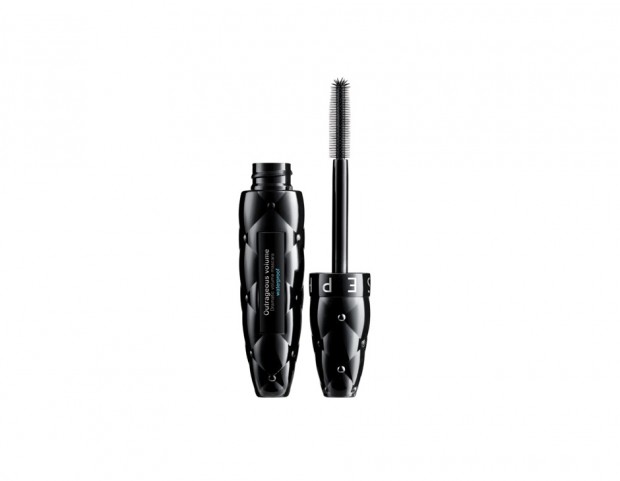 Versione waterproof del celebre mascara Outrageous Volume