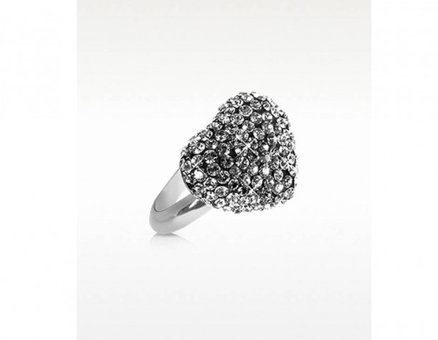 Anello in argento con castone a cuore