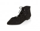 In suede total black con ricami