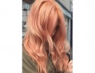 La sfumatura blorange rende più accesi i capelli strawberry blonde. (Photo credit: Pinterest @Hollee Wood)