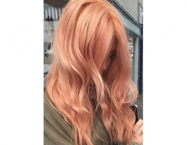 La sfumatura blorange rende più accesi i capelli strawberry blonde. (Photo credit: Pinterest @Hollee Wood)