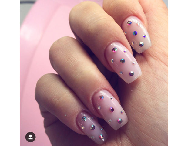 Manicure rosa e bocchette